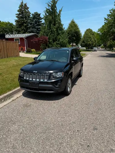 Selling this 2014 jeep compass north edition 4x4 in excellent condition. Car has leather seats and b...