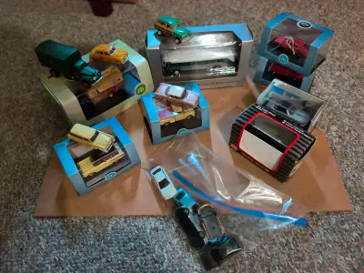 HO Vehicles, 18 in total. All are of vintage models with most in original boxes. All like new except...