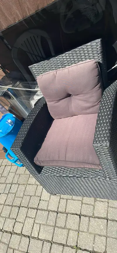 patio set $200, View more