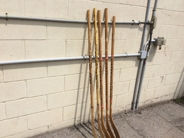 3 1972 TEAM CANADA & 2 TEAM USSR hockey sticks ! in Arts & Collectibles in City of Toronto - Image 4
