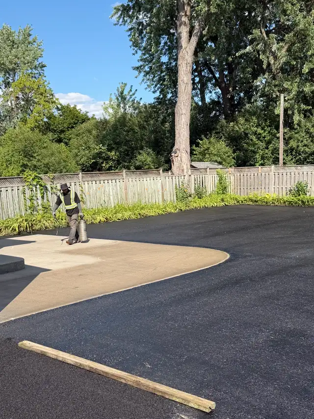 Driveway seal518971506337392641