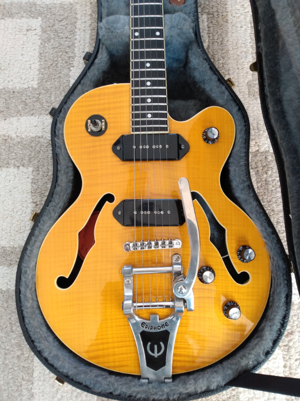 Epiphone Wildkat with Bigsby in Guitars in Thunder Bay - Image 2