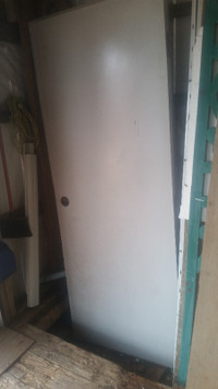 Free 2  ( exterior ) Doors with Knobs