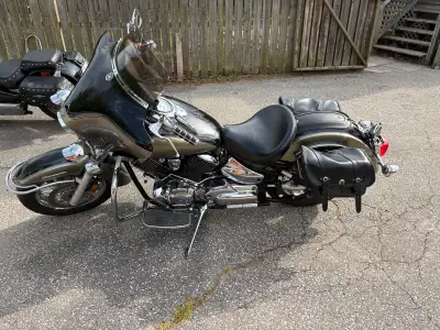 2005 Yamaha V Star Classic. Bike runs awesome. Selling it because i got a new bike. Selling as is wo...