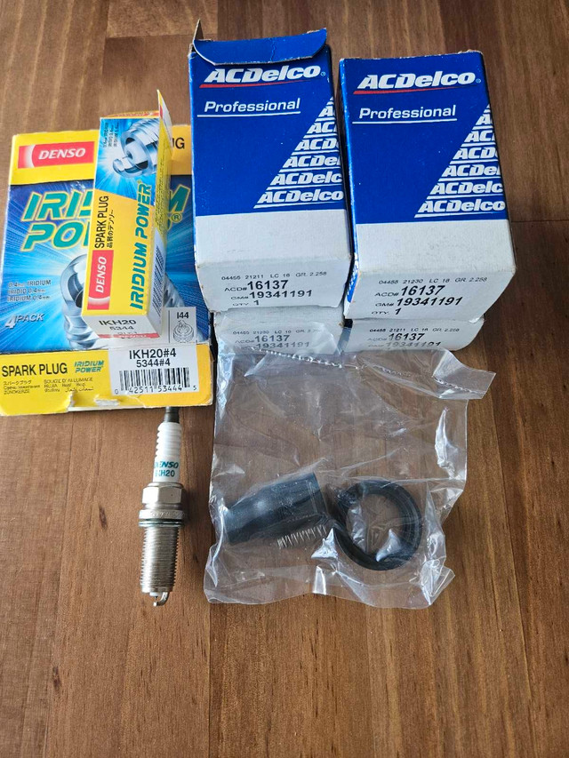 Hyundai Genesis coupe 2.0t Spark plugs and Coil Boots in Engine & Engine Parts in City of Toronto