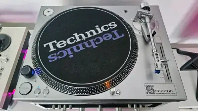 Stanton STR-60 Turntable, View more