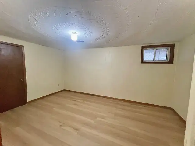 2 Beds 1 Bath Basement for Rent in Long Term Rentals in City of Toronto - Image 7