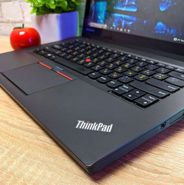 i5 Lenovo ThinkPad T450s Windows 11 Office 2021 in Laptops in Calgary - Image 5