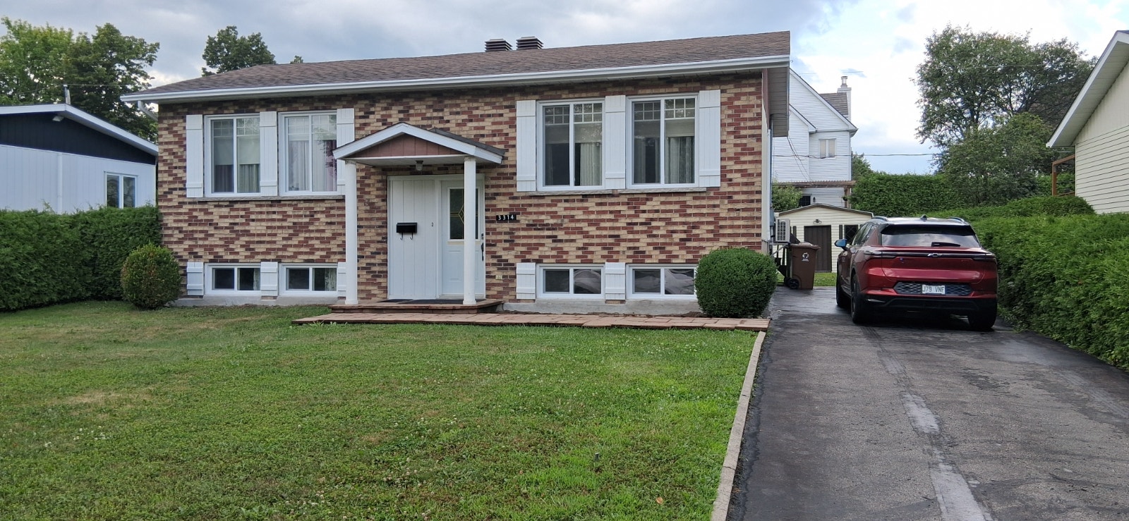 Maison à vendre à Boisbriand — photo 1