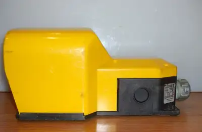 Foot Switch. Plastique industriel ne rouille pas. 120 à 500 VAC., View more