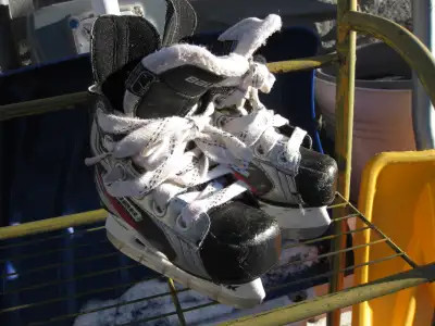 Youth BAUER VAPOR X 1.0 Ice Hockey Skates Size Y 7 R GC, View more