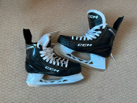 Mens’ Hockey Skates CCM AS-550 (Size 9) **New and Unworn**