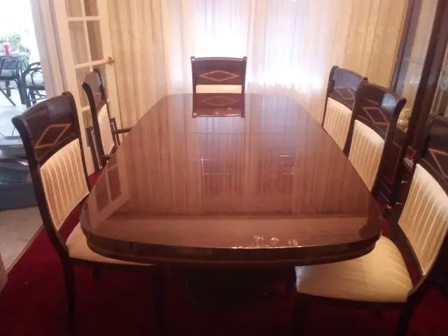 Dining set in Dining Tables & Sets in City of Toronto - Image 4