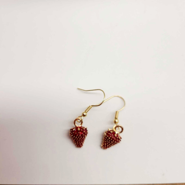 Strawberry Earrings  in Jewellery & Watches in Belleville - Image 3