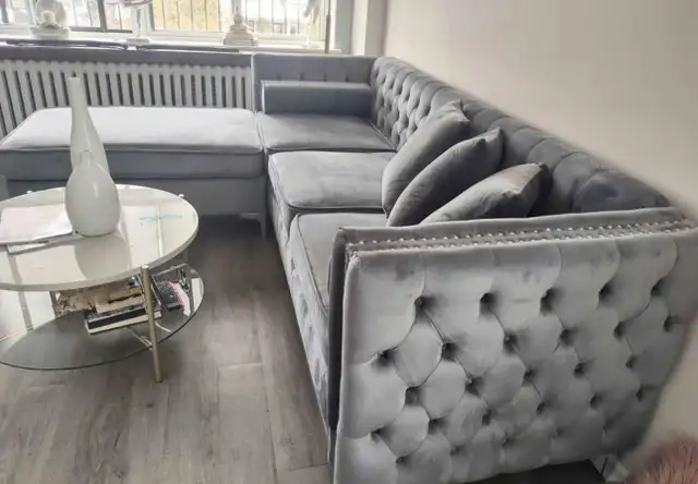 Crate and Barrel Grey Sectional L Shape Reversible Modern Free D in Couches & Futons in City of Toronto - Image 6