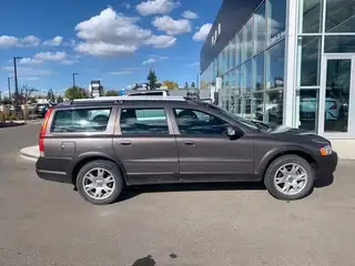 2007 Volvo XC70—One Owner, 196,000 km, Collision-Free