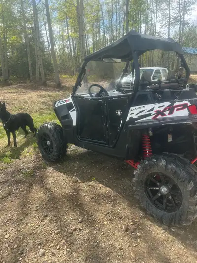 Selling a 2011 Polaris 900 Rzr. Quality unit with low miles. 1085km. It had an aftermarket turbo on...