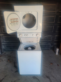 Apt size 24w inch washer and dryer combo for sale (price nego )