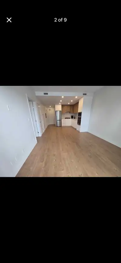 New Unit is just two minutes walk from Holland Park ,Surrey Central Mall and Surrey Central Sky trai...