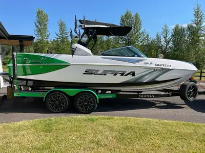 This fully loaded, 450 HP boats a 6.2L corvette engine with a custom surf prop designed to throw an...