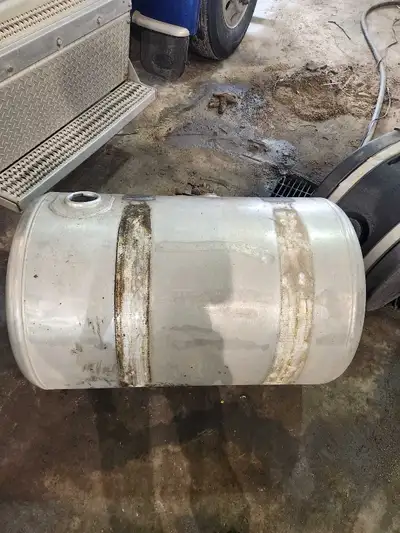 This is a take off not damaged in any way. I took def tank and fuel tank off replaced with larger fu...