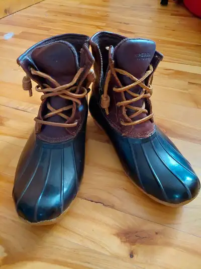 Black waterproof with brown leather upper sperry boots size 7.5