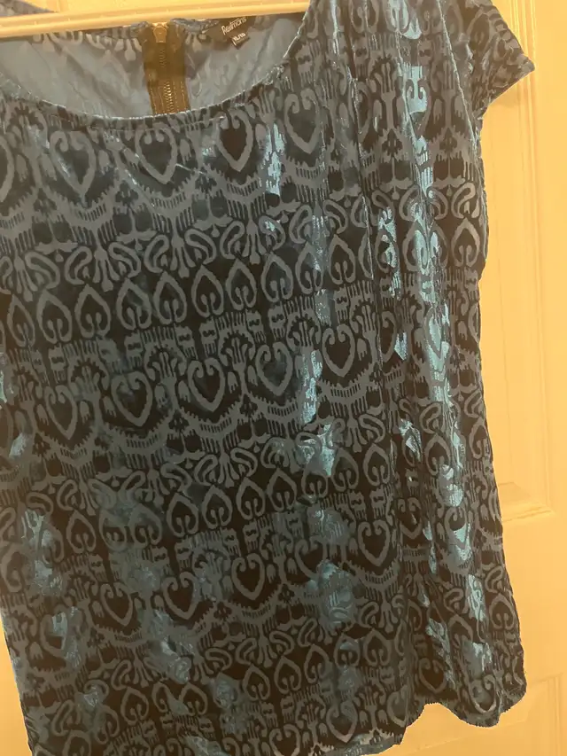 pretty sleeveless top, new, XL, $5 in Women's - Tops & Outerwear in City of Halifax - Image 3