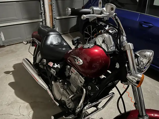 2009 Kawasaki Vulcan 500 (Red) in Street, Cruisers & Choppers in Markham / York Region - Image 2