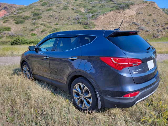 2013 Hyundai Santa Fe (Limited) AWD in Cars & Trucks in Lethbridge - Image 3