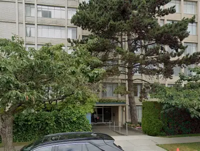 Bright Furnished Room in South Vancouver
