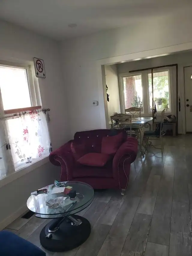 Bedroom for rent near University of Windsor in Room Rentals & Roommates in Windsor Region - Image 5