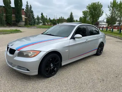 BMW 323i 6sp P.windows P.locks P.sunroof P.mirrors Heated seats Sport package Tinted windows 5% all...