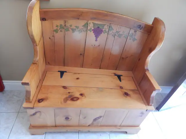 Hall Bench in Chairs & Recliners in Kingston - Image 3