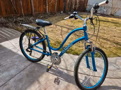 Blue ElectraTownie 21D womans pedal bike with 7 gears is in excellent condition. It has very few kms...