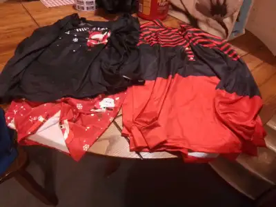 1 gilet manche longue et 1 pyjama manche longue pour dame grandeur 3x les 2 pour 6 maison non fumeur...