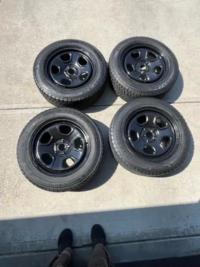 Winter tires and rims used on a 2016 Ford Explorer Sport. Dunlop Grandtrek 245/60R18 If the ad is up...
