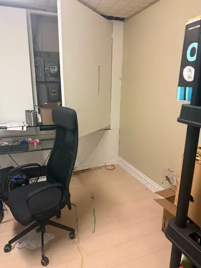 Looking to lease a versatile 1200 square foot retail space perfect for a variety of business venture...