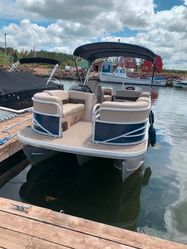 2019 Suntracker 22 DLX XP3 Party Barge in Powerboats & Motorboats in Summerside