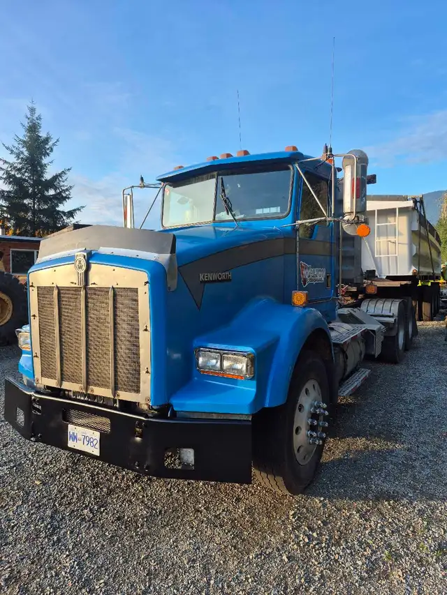 Kenworth with tri enddump and Tandem enddump in Heavy Trucks in Port Alberni - Image 3