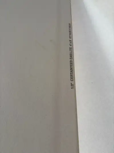 One drywall panel, uncut easylite, 1/2”, 4x9 panel. Had one leftover. Pick up only- no delivery. Wes...