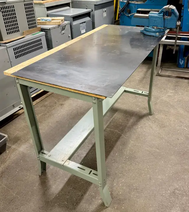 Heavy-Duty Wooden Workbench with Steel Plate & 125mm Vise in Tool Storage & Benches in City of Toronto - Image 7