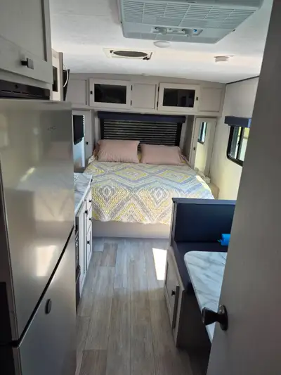 Full équipée ( Off Grid ) panneaux solaires 187RB 21 ' avec la pôle Légerte 3250 lbs Pv pour prix et...