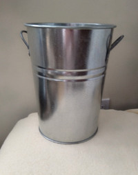 Wine/Champagne/Ice bucket aluminum