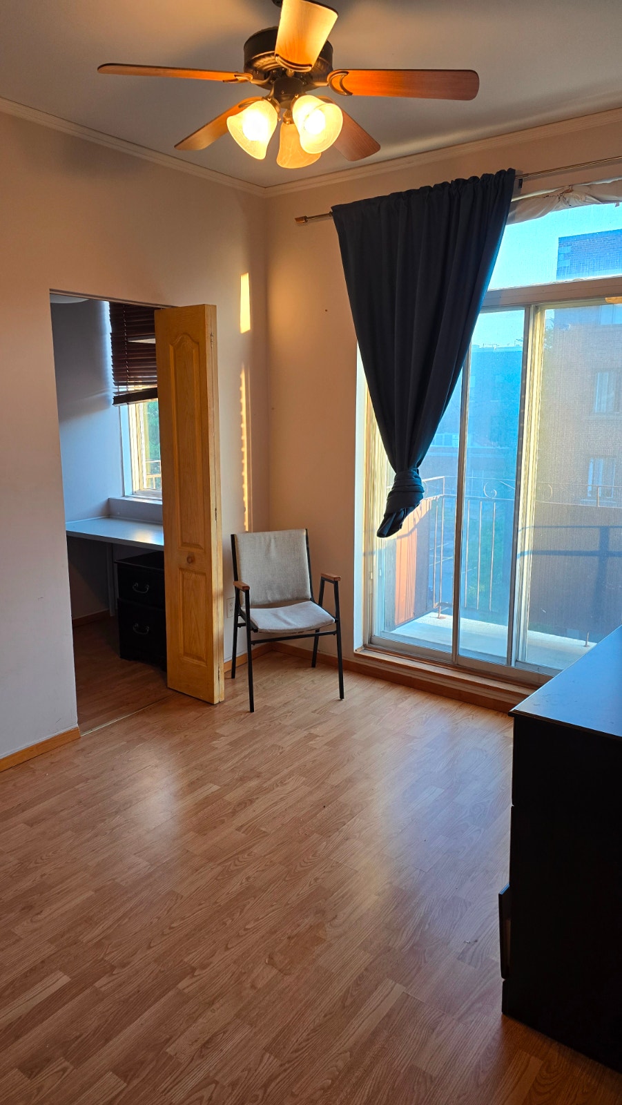Bright & Spacious 3-Bedroom Top-Floor in NDG | Walk to metros — photo 2