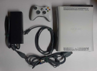 Xbox 360 20gb+ 1 manette et ses fils