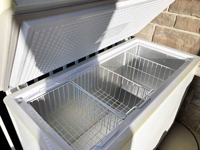 Danby Designer 9.6 cu. ft. (272 L) large chest freezer in Freezers in St. Catharines - Image 2