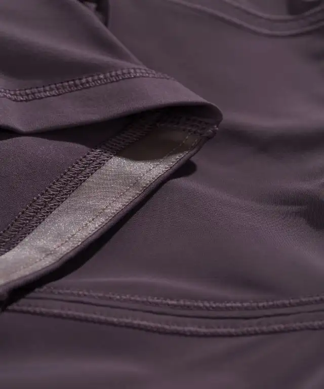 LULULEMON LOST IN PACE SKIRT 13" BLACK CURRANT SIZE 6 in Women's - Bottoms in City of Toronto - Image 5