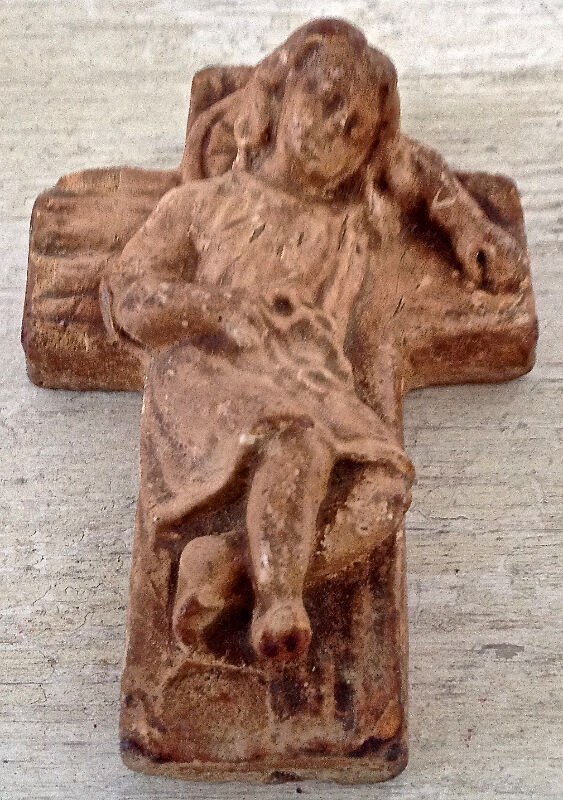 Antiquité Collection Art religieux Enfant sur une croix dans Art et objets de collection  à Lévis - Image 3