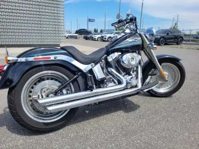 2008 HARLEY-DAVIDSON FATBOY with LOW KM. Only 400km on new tires. Has a windshield, 2 different seat...