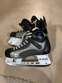 Size 7 CCM Externo E10 Hockey Skates